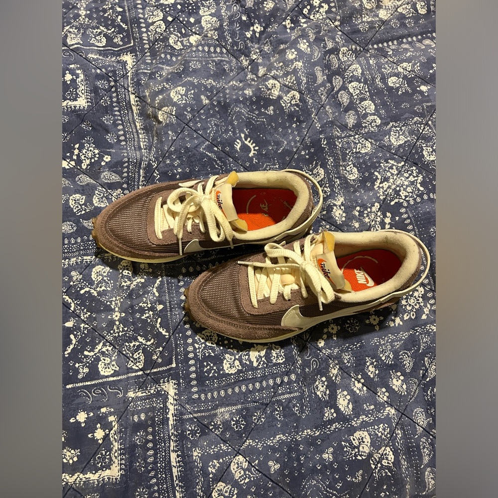 Women’s Nike, Waffle Debut, Size 7, Running Shoes